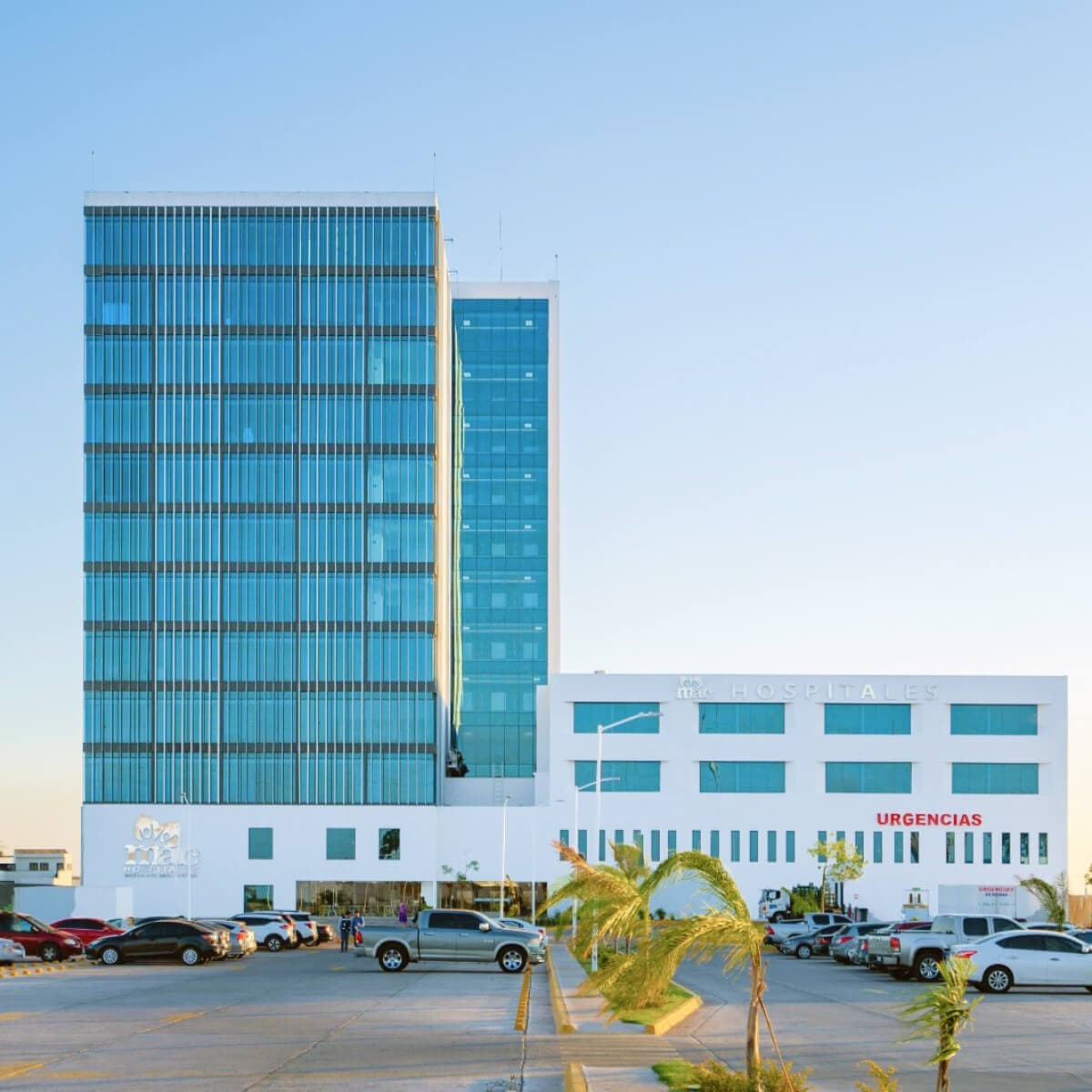 Hospitales MAC Building